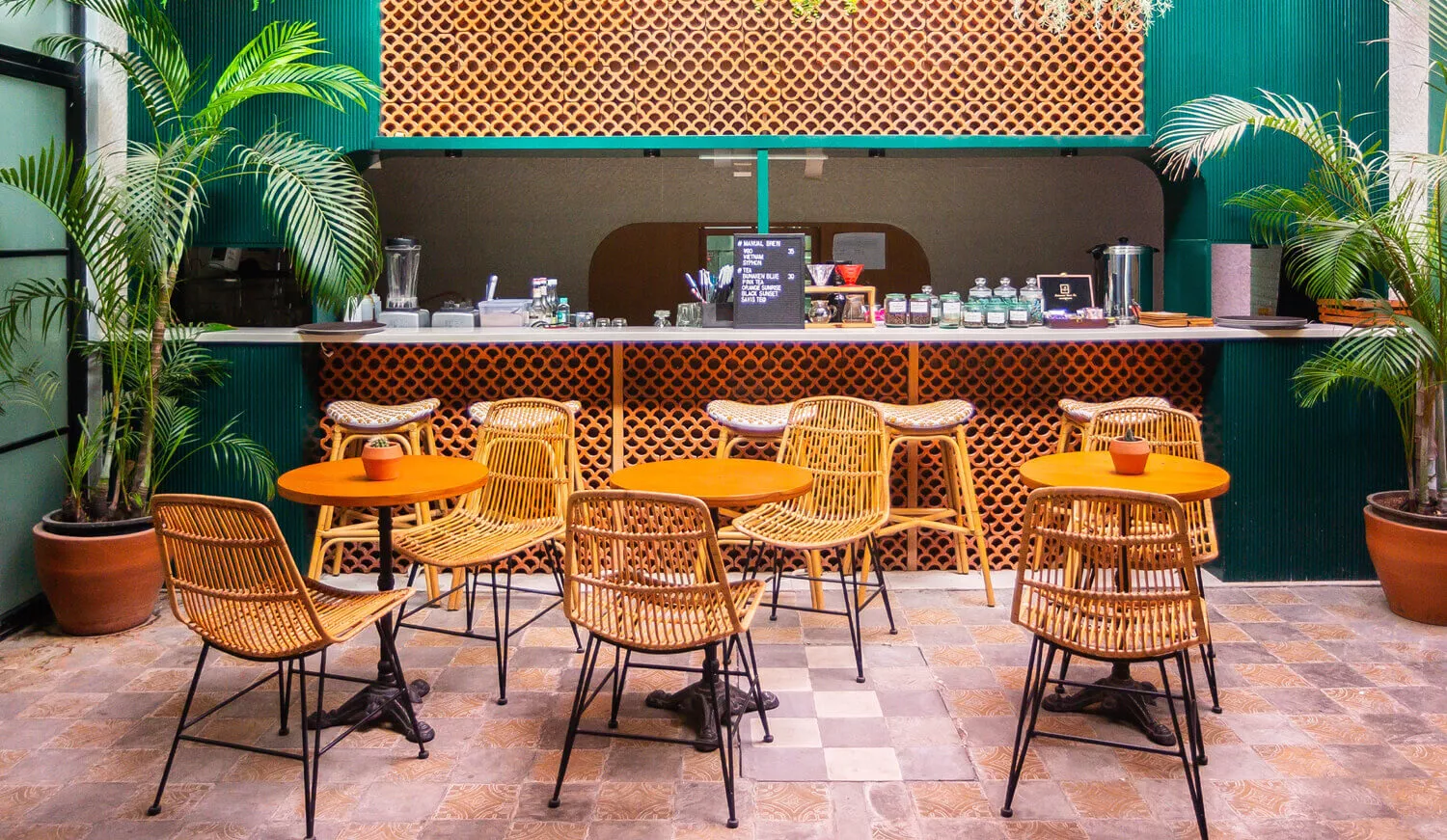 The Best Table and Chair Options for Cafes and Restaurants
